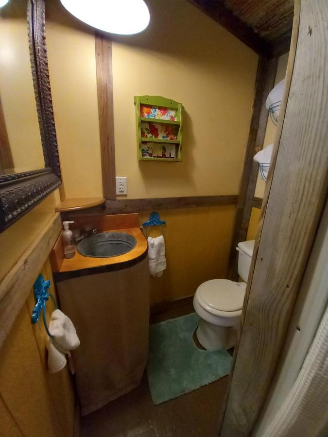 Acorn Hideaways Canton Charming Pioneer Suite 1890'S General Store מראה חיצוני תמונה